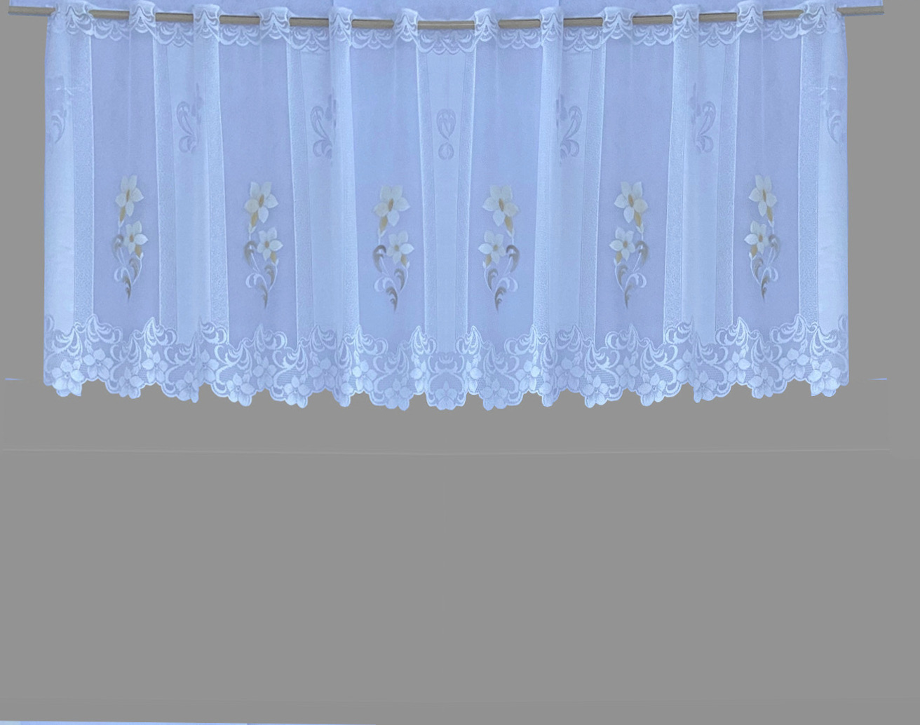 Valgel põhjal kollase-beezikirju lillemustriga pitskardinad/kõrgus-90cm