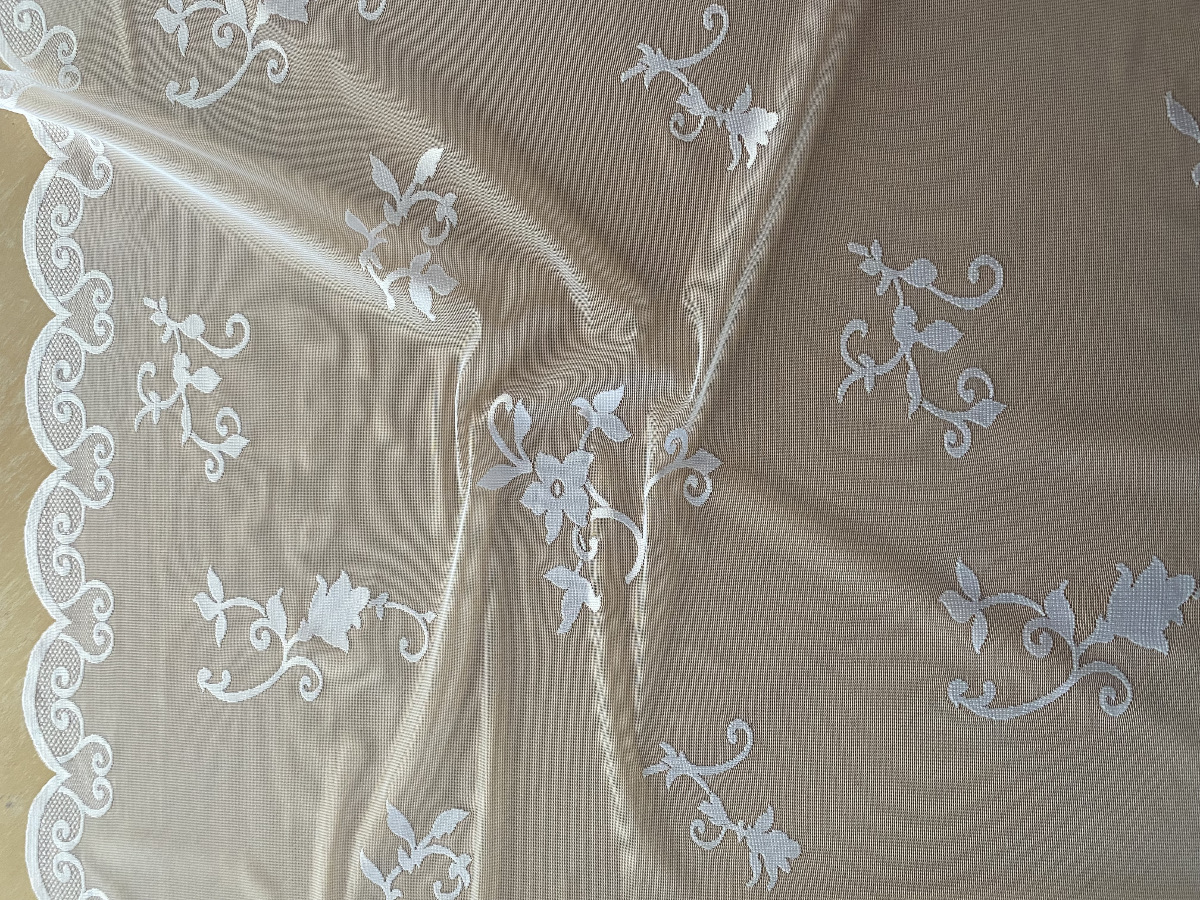 Valged väikse mustriga pitskardinad: kõrgus 175-205cm - Image 5